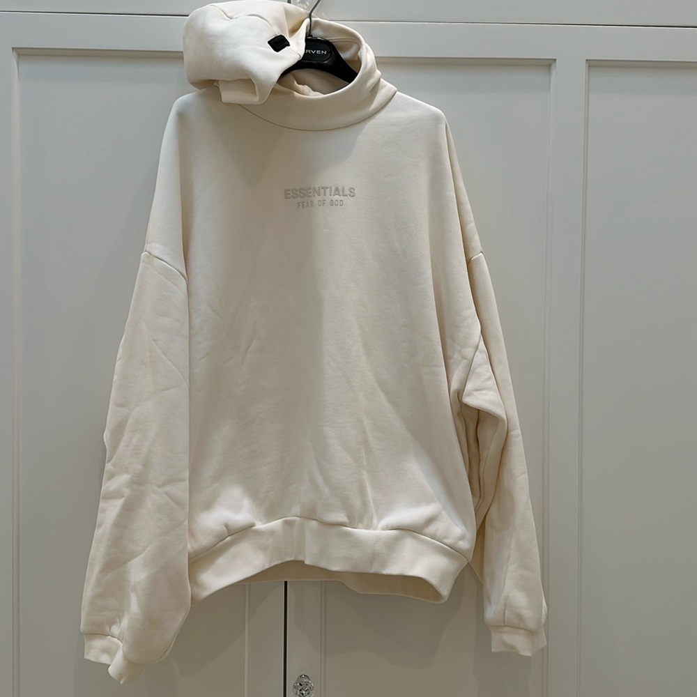 Essentials Fear of God Hoodie - brand new (never worn)